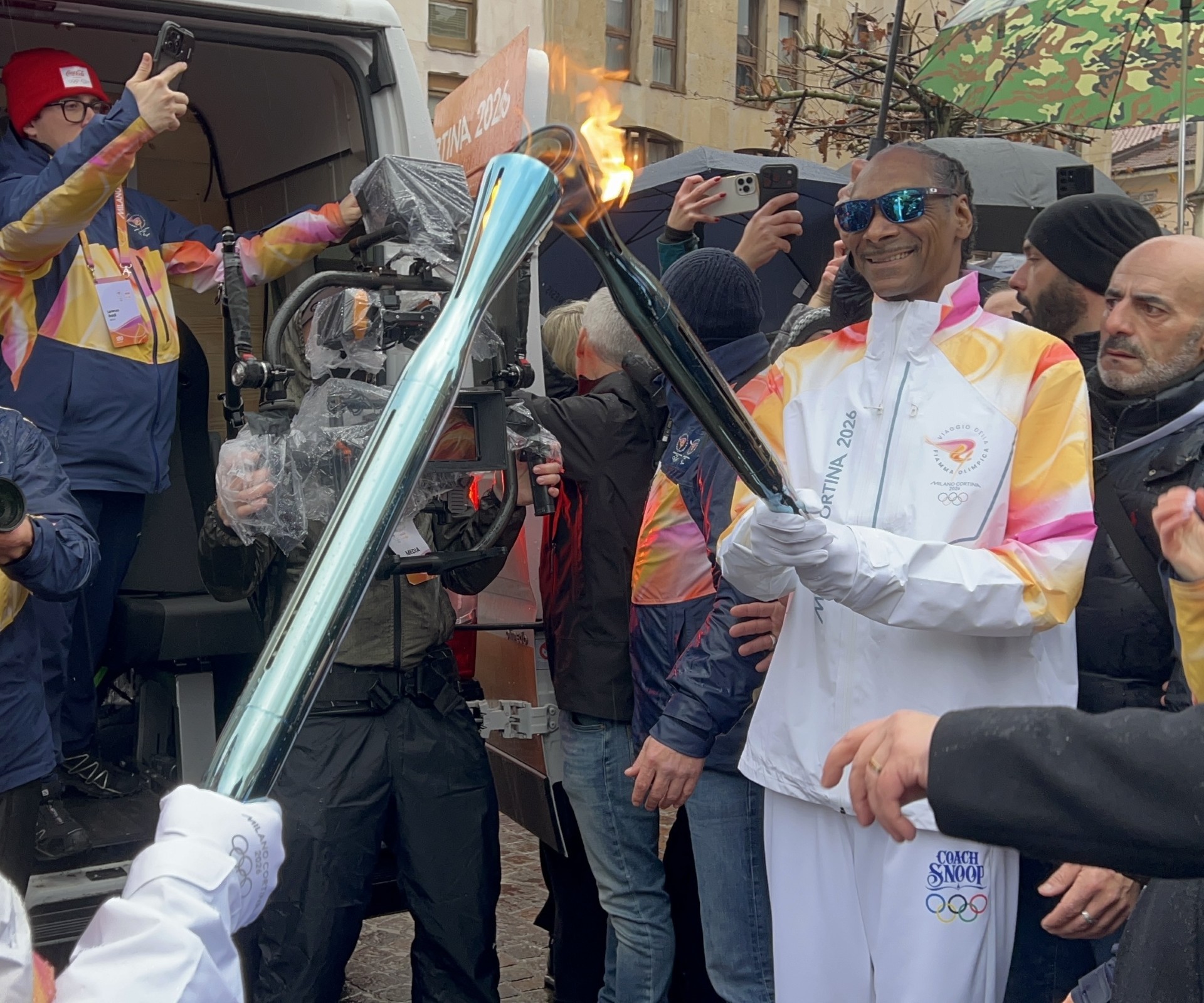 Snoop Dogg porta la fiaccola olimpica a Gallarate